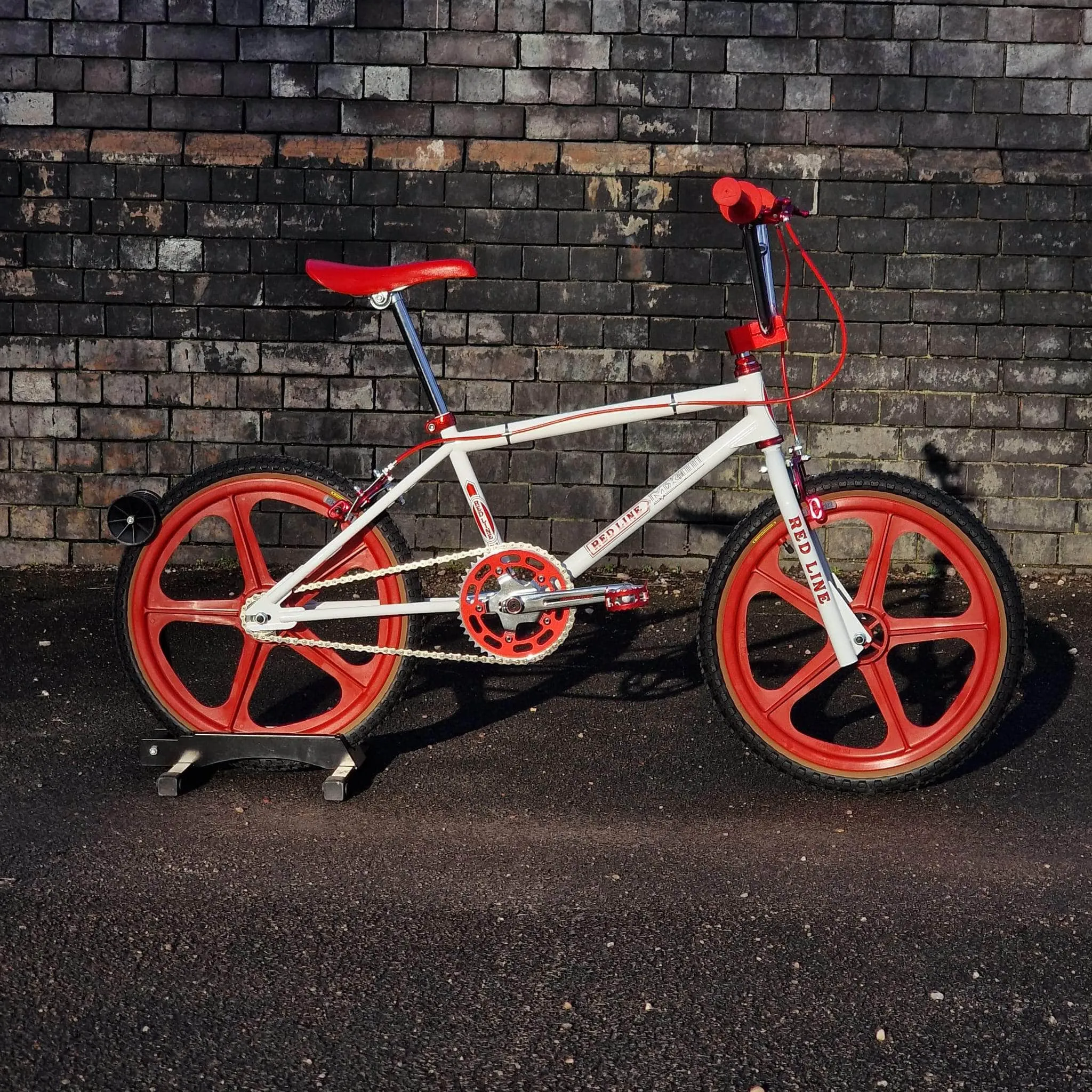 Redline MX-III Custom Bike White / Red
