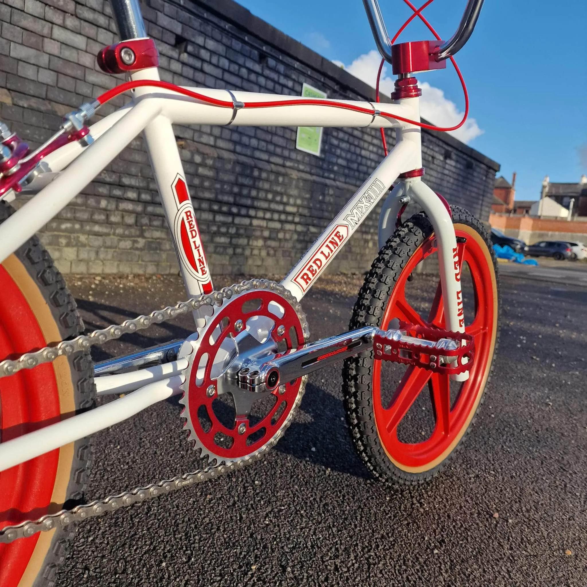 Redline MX-III Custom Bike White / Red