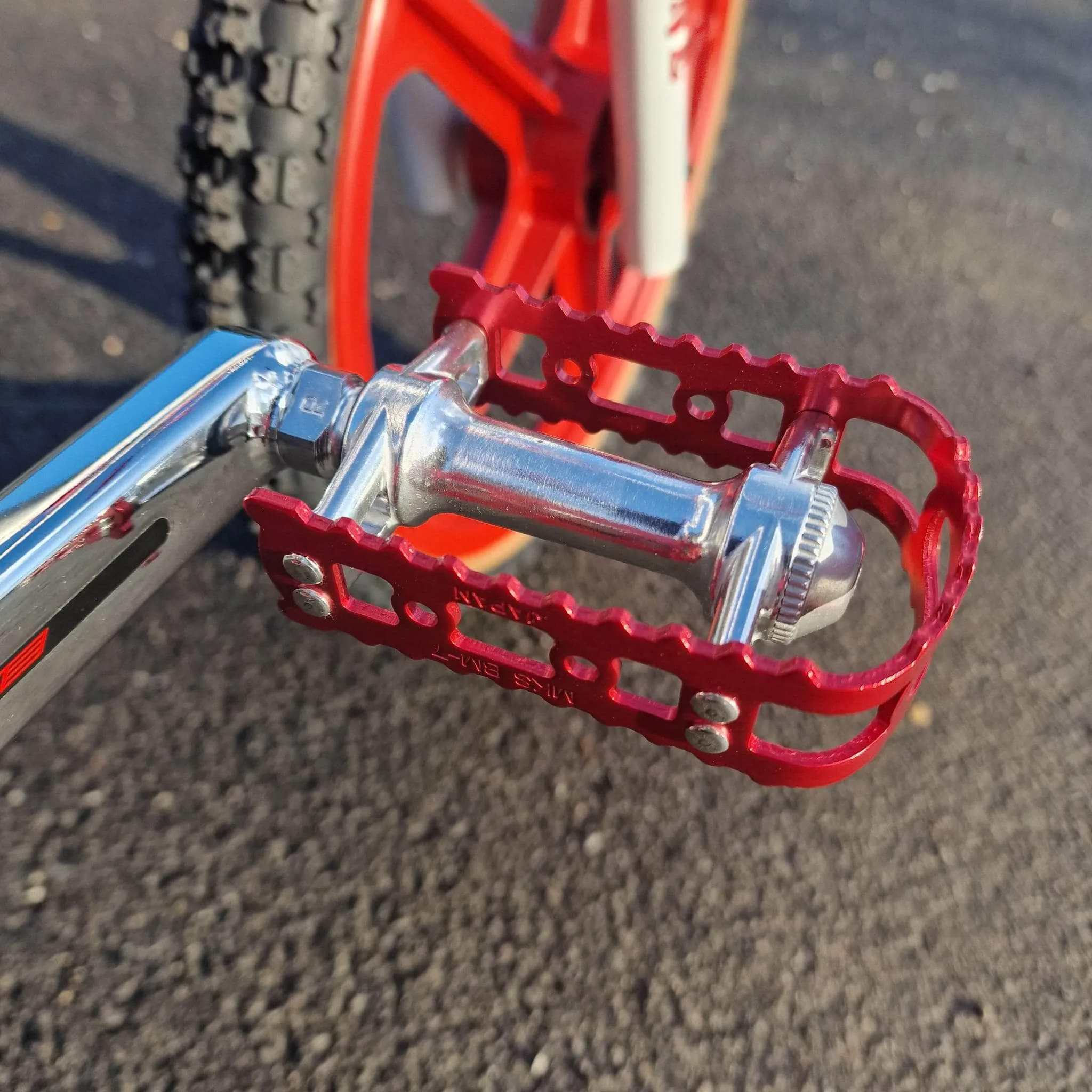 Redline MX-III Custom Bike White / Red