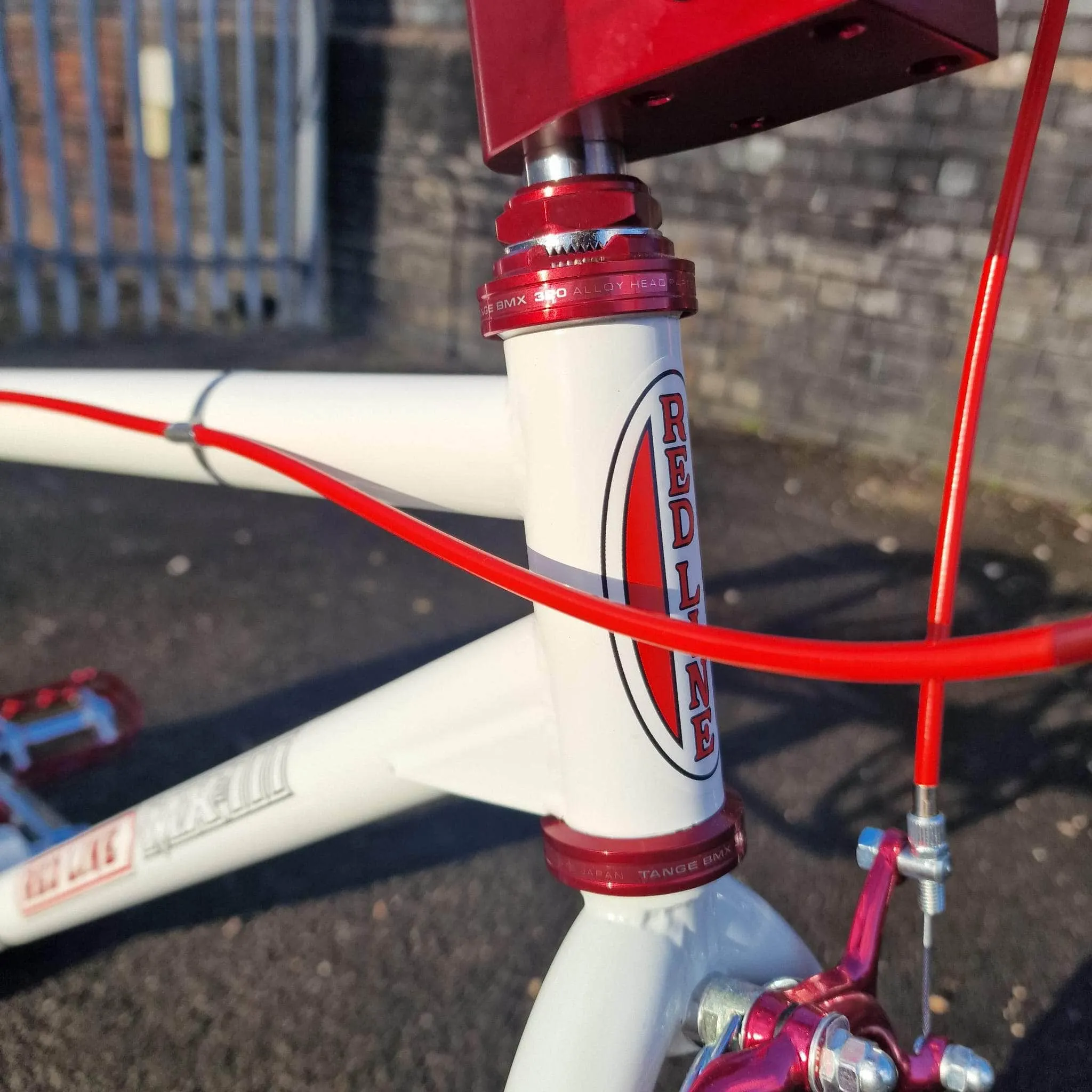 Redline MX-III Custom Bike White / Red