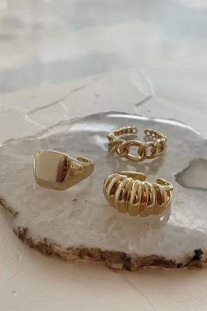 Ribbed Lia Ring