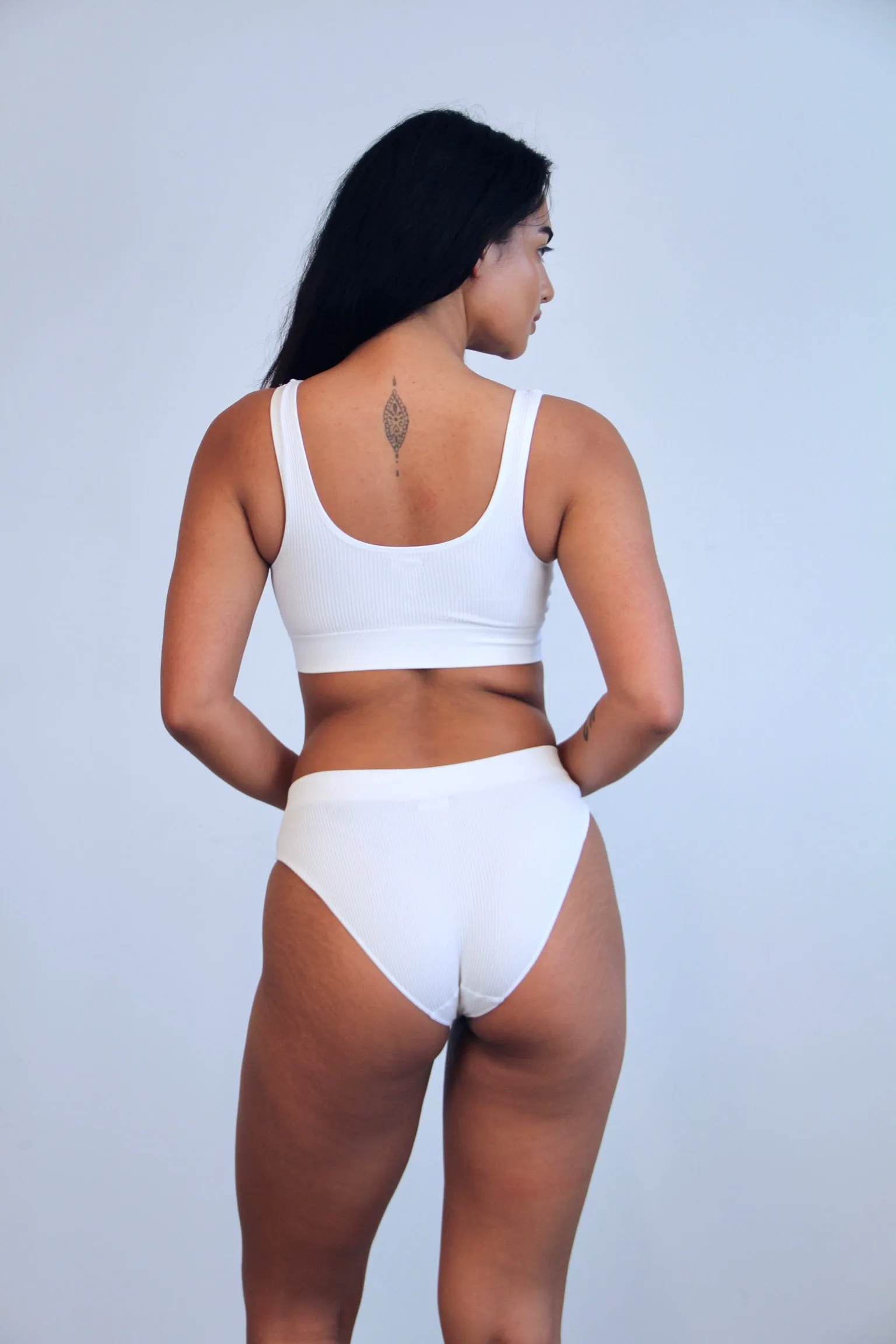 SEAMLESS RIBBED BRA