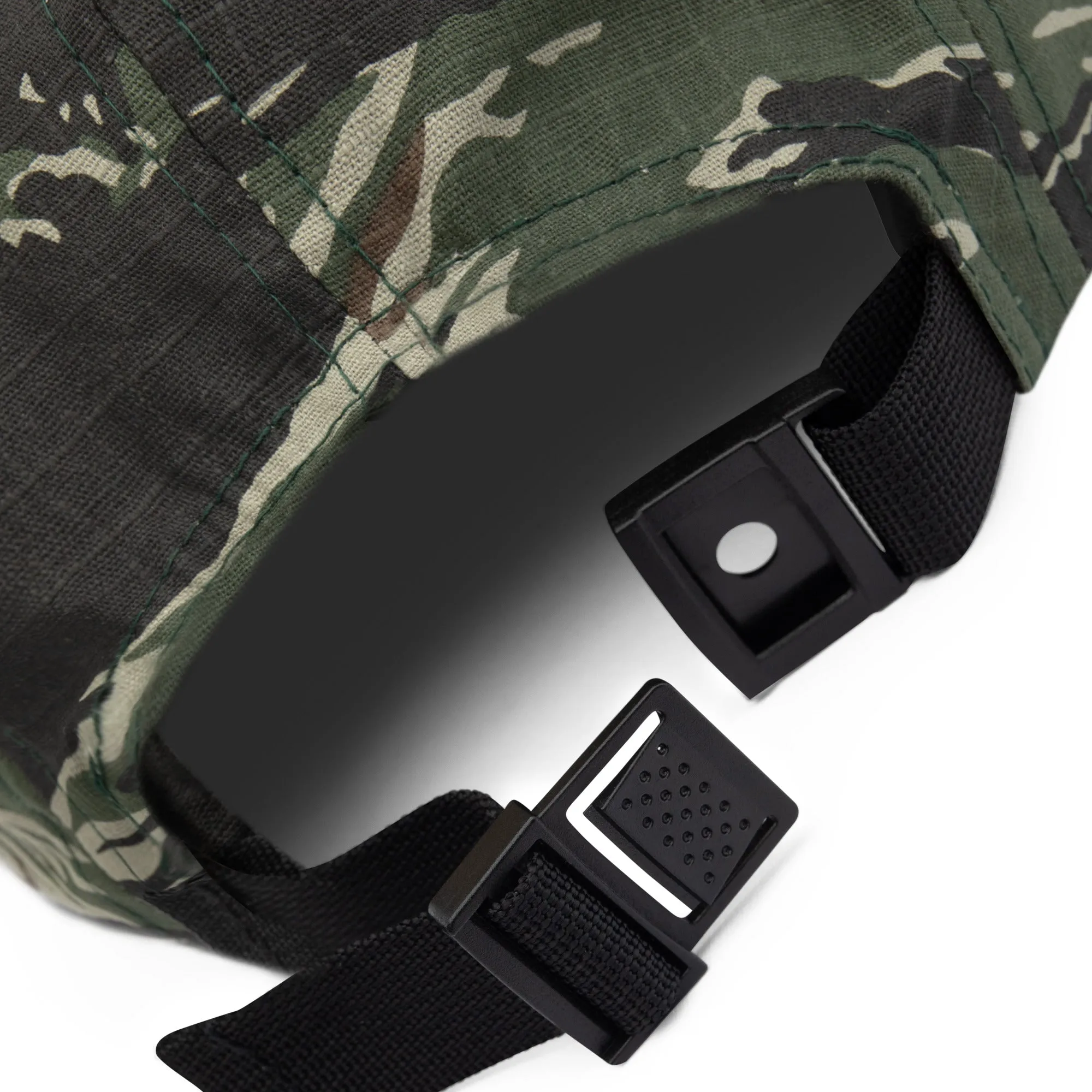 Sivel and Sharp: The 5 Panel Camper