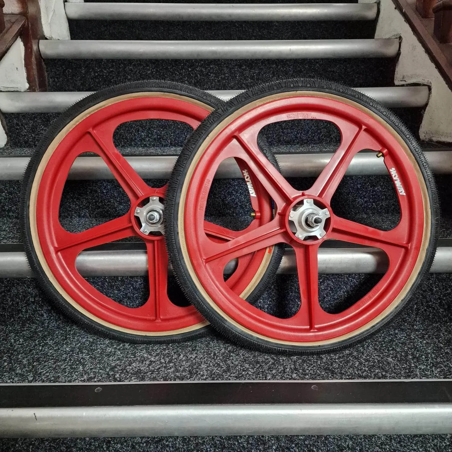 Skyway Silver Alloy Flange Tuff Wheels with Panaracer HP406 Tyres & Freewheel Pair