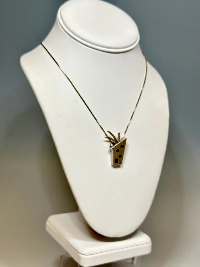 STERLING SILVER TINY HOUSE PENDANT AND SS CHAIN  MS222