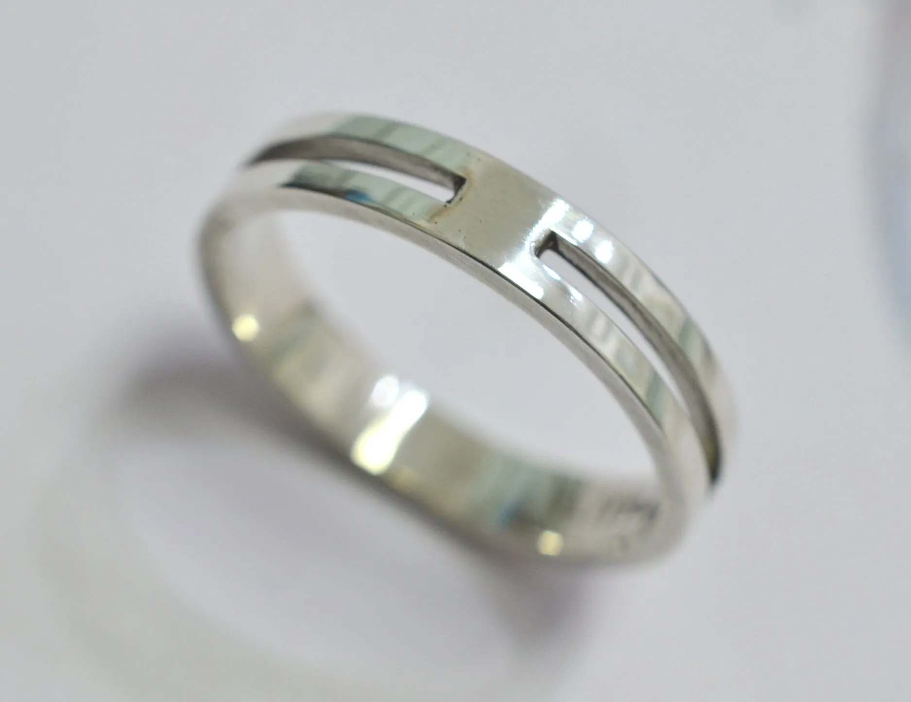 Streamlined Splendor Ring
