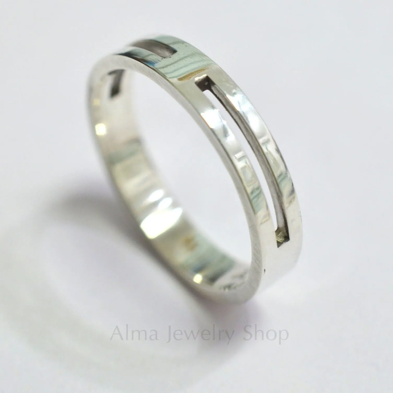 Streamlined Splendor Ring