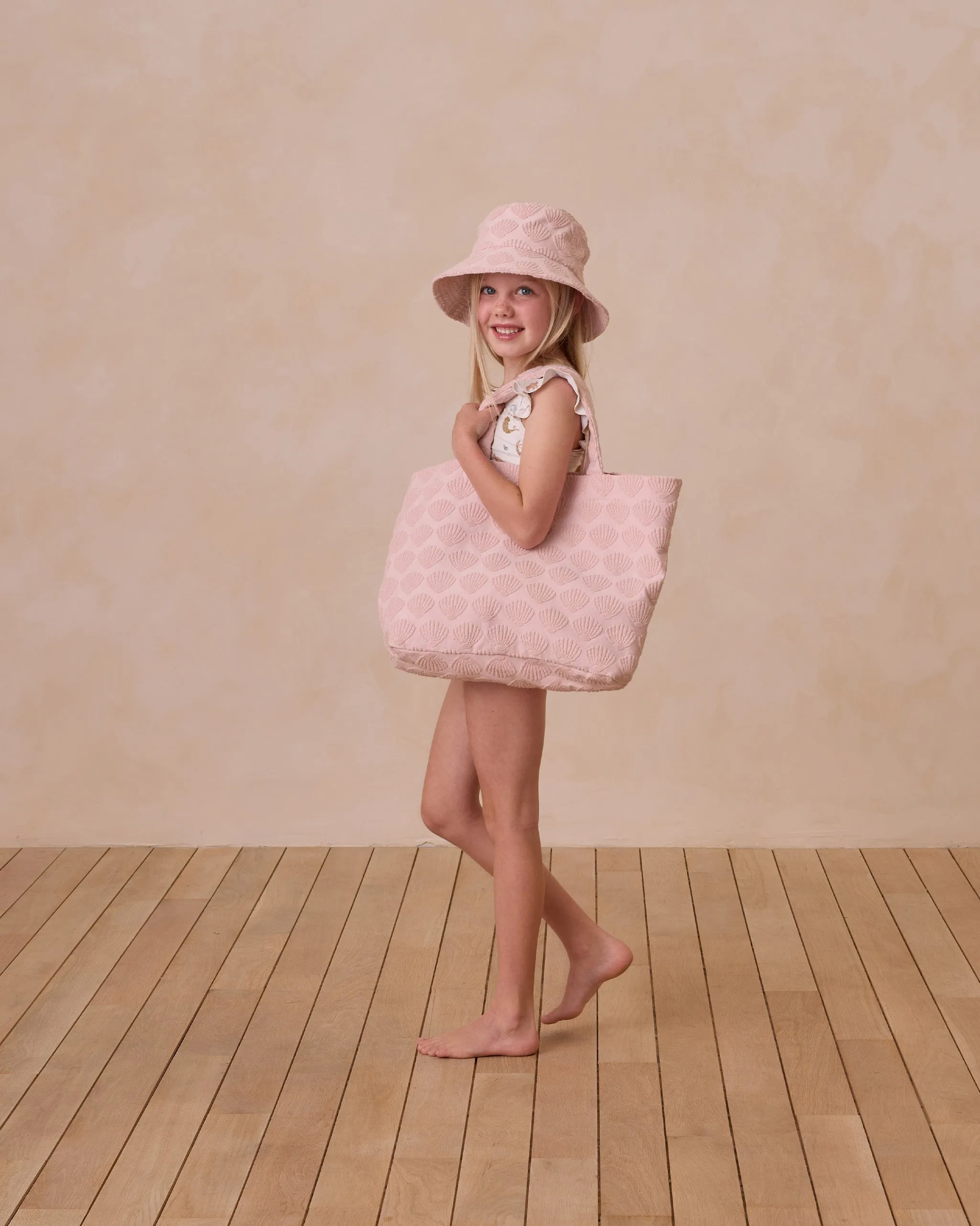 Terry Beach Bag in Shells by RYLEE   CRU