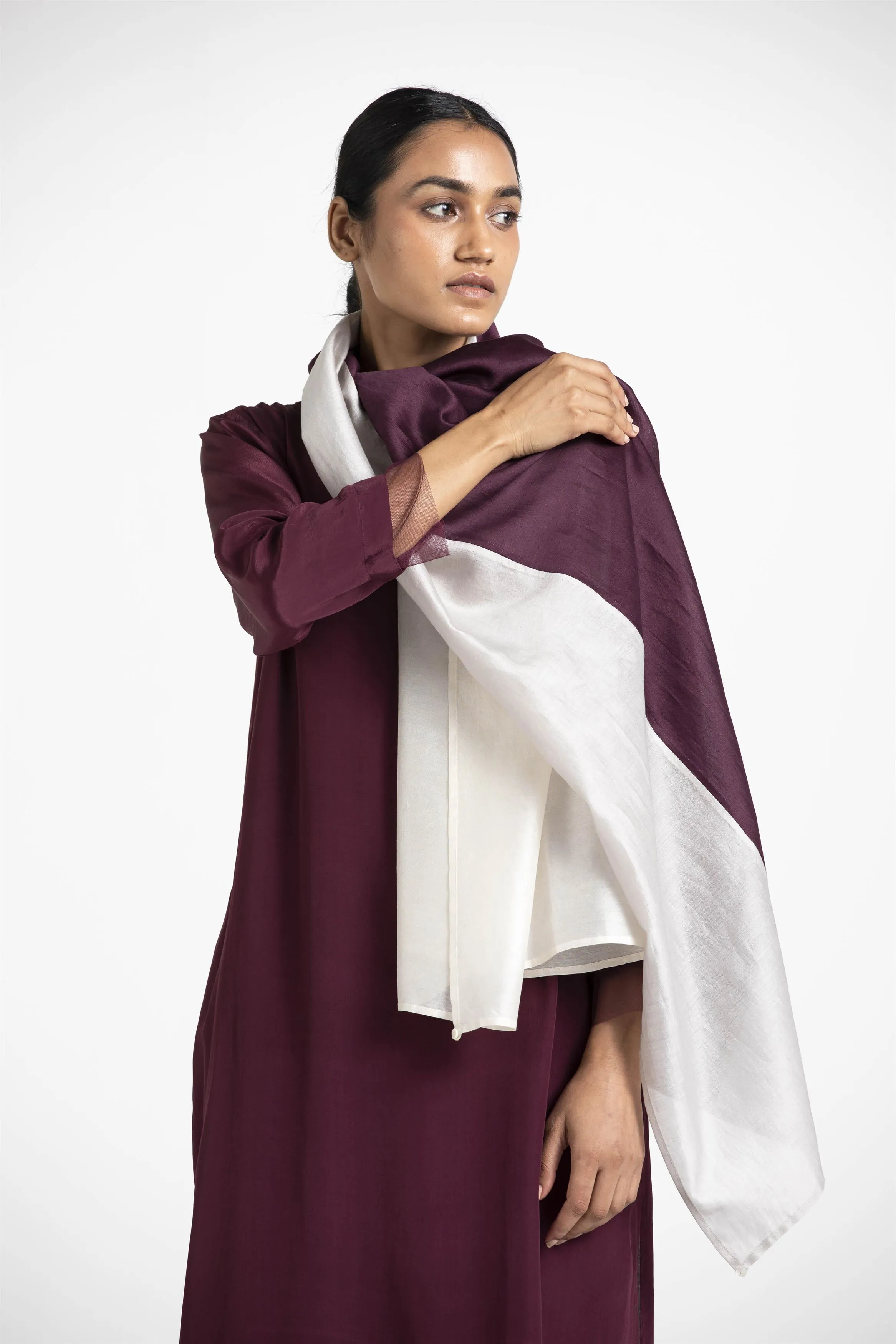 THREE   -   Scarf Wine