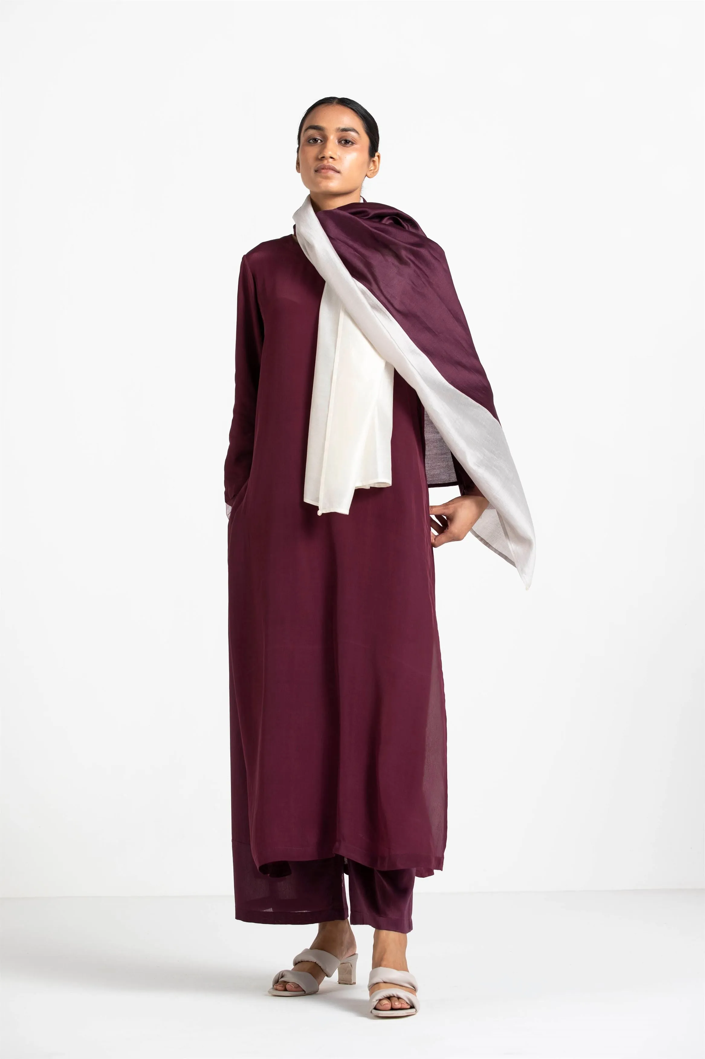 THREE   -   Scarf Wine