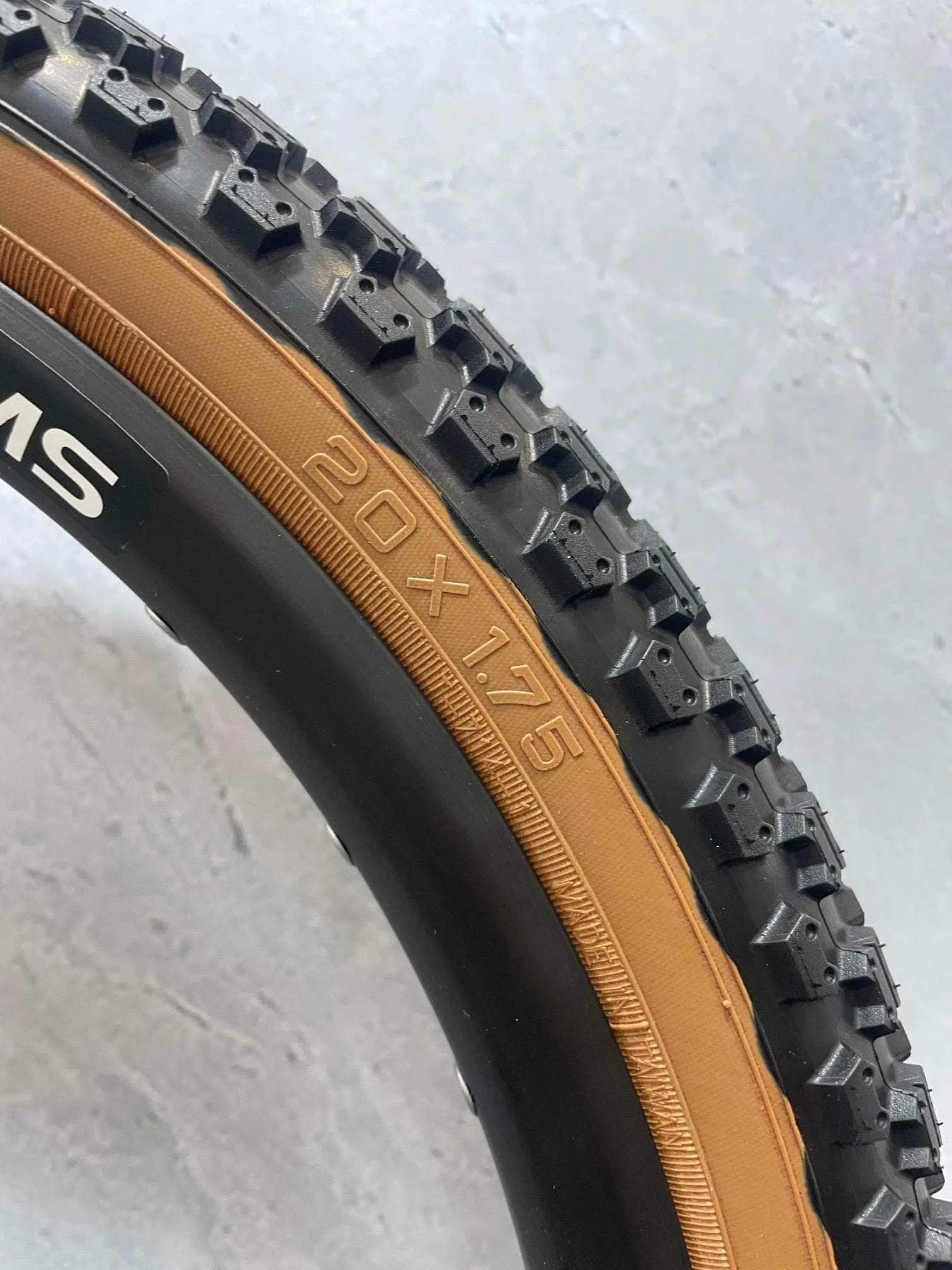 Tioga Comp III Old School Skinwall Tyres 1.75 / 2.125 Pair