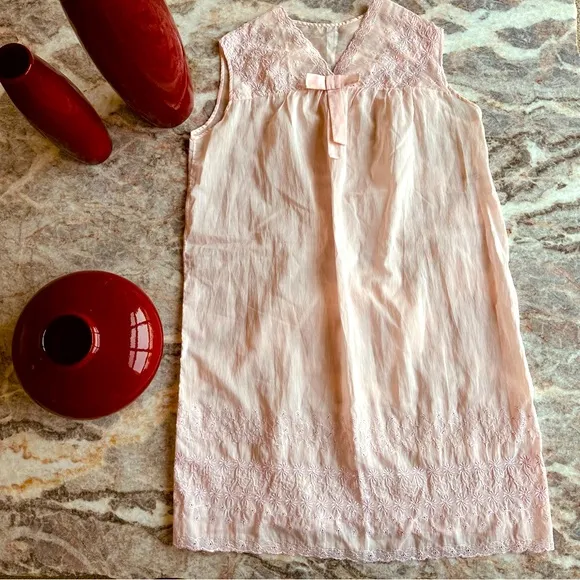 Vintage Valerie Lenceria Rose Pink Prairie Nightgown, M