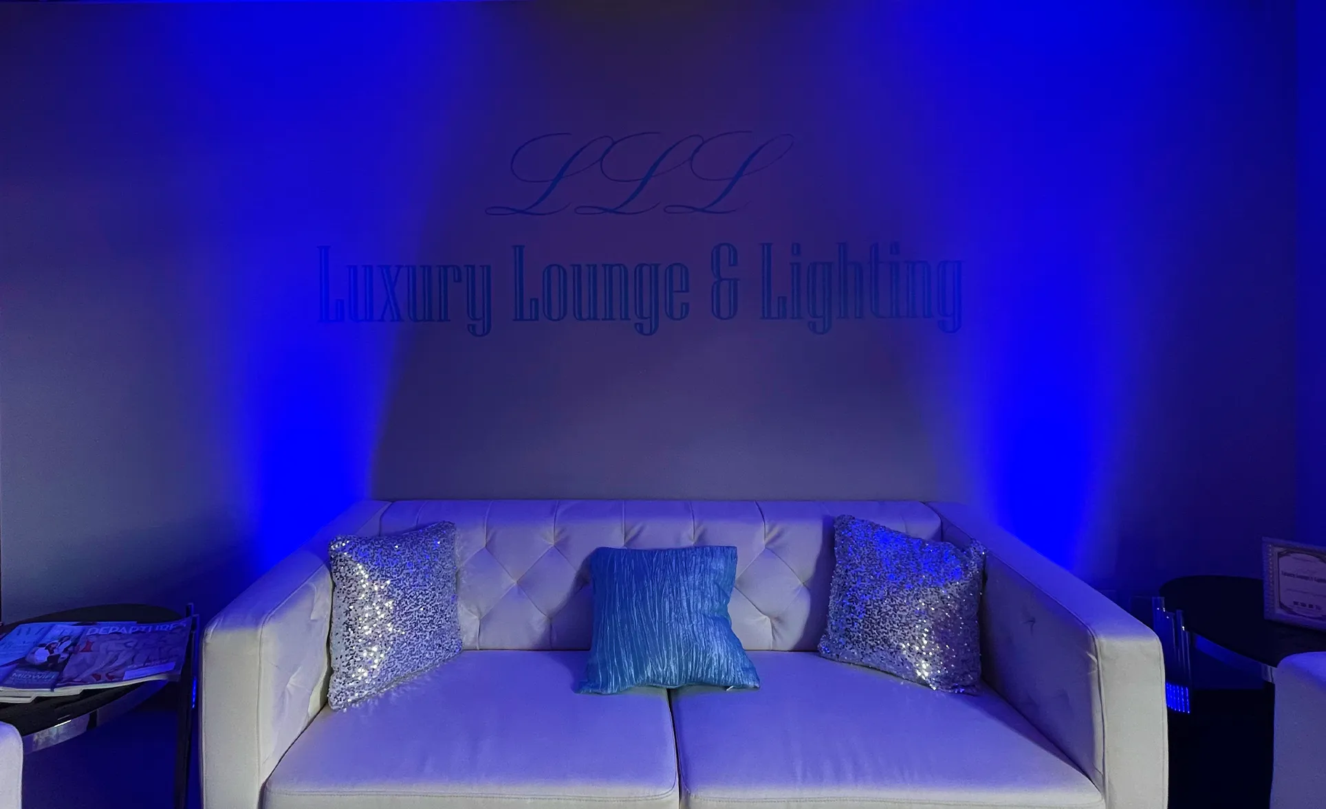 WIRELESS LED UPLIGHT/WASH LIGHT FIXTURE (160W - RGBWAUV) W/REMOTE