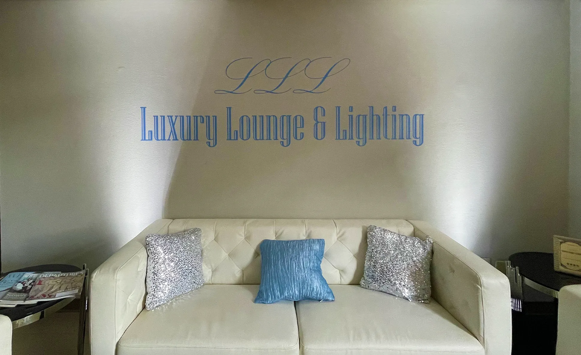 WIRELESS LED UPLIGHT/WASH LIGHT FIXTURE (160W - RGBWAUV) W/REMOTE