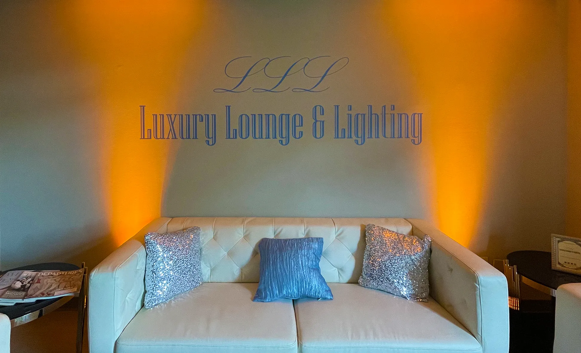 WIRELESS LED UPLIGHT/WASH LIGHT FIXTURE (160W - RGBWAUV) W/REMOTE