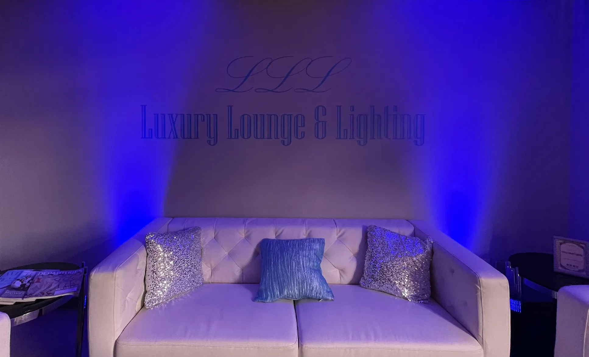 WIRELESS LED UPLIGHT/WASH LIGHT FIXTURE (160W - RGBWAUV) W/REMOTE